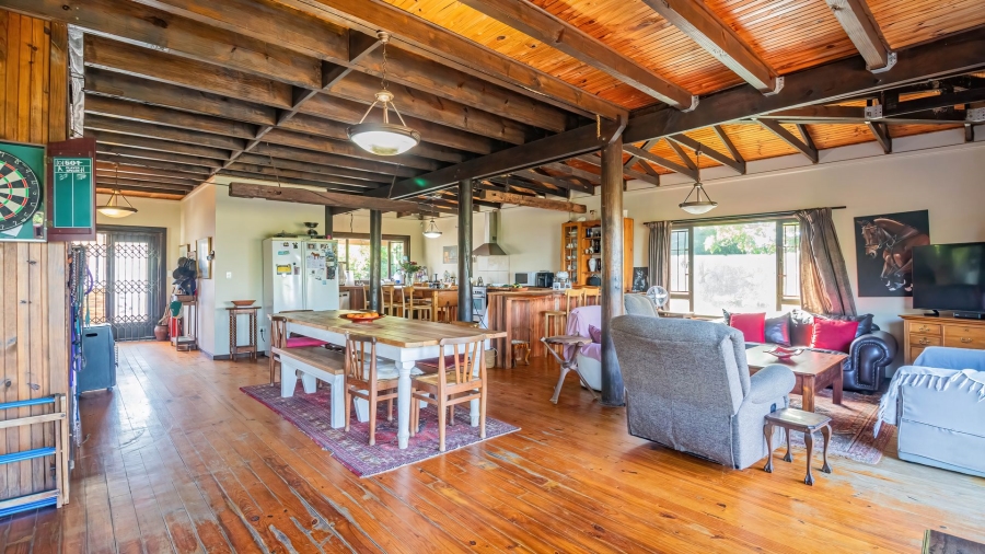 5 Bedroom Property for Sale in Lovemore Park Eastern Cape
